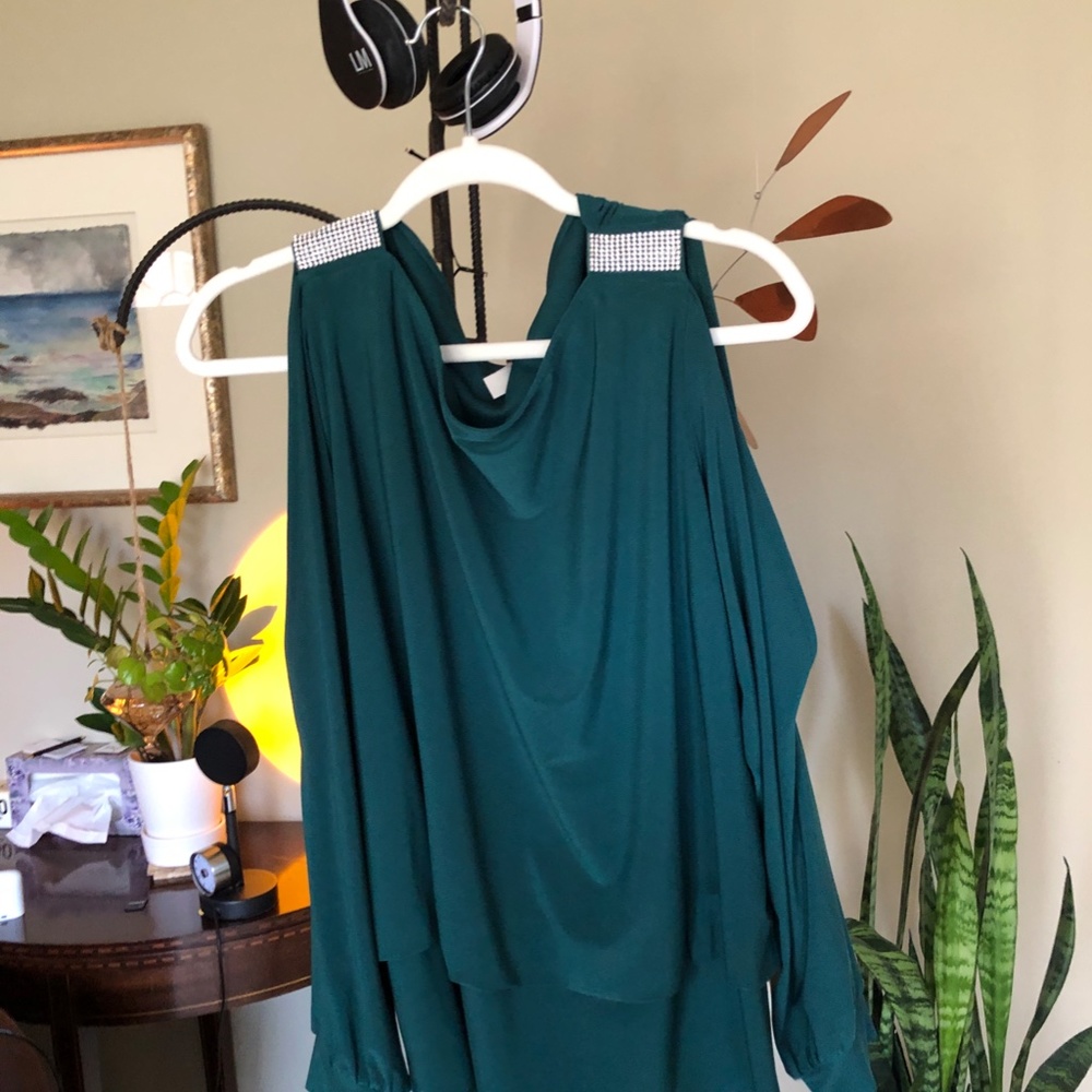 Emerald Green Rhinestone Detail Cold-Shoulder Long Sleeve Blouse - Picture 6 of 11